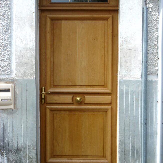 Porte entrée chêne avec imposte - menuiserie guichard languidic - morbihan